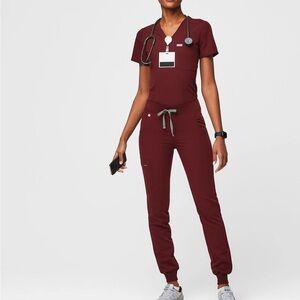 Figs Women's Zamora Burgundy Jogger Scrub Pants Small